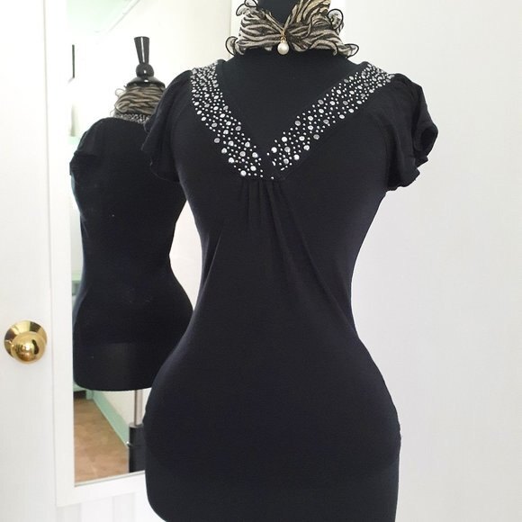 Express Sexy Basic Beaded V-Neckline Short Sleeve Cotton Blend Top Size Small - Picture 2 of 5